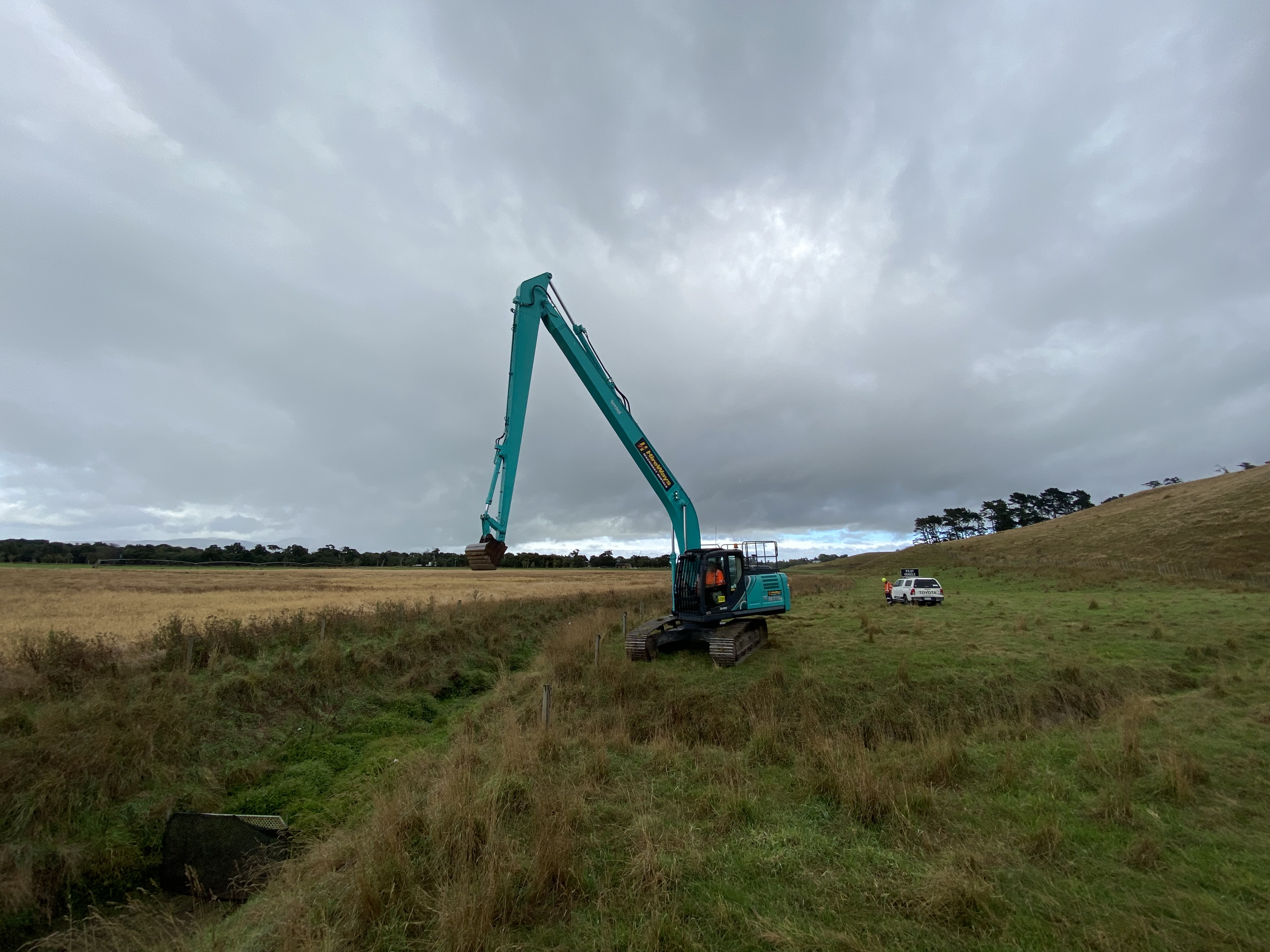 A digger beside the Whakawhiriwhiri stream