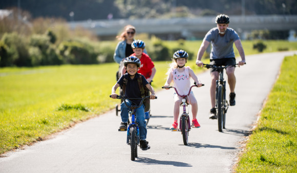 1032 family biking 6