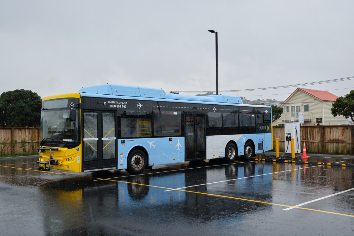 airport flyer electric bus charging